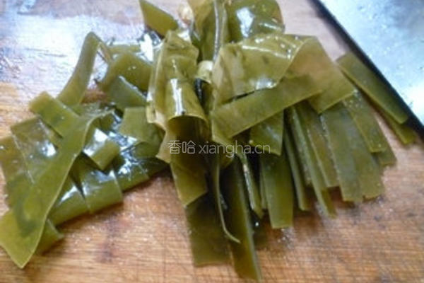 咸菜香干炒海带的做法图解2