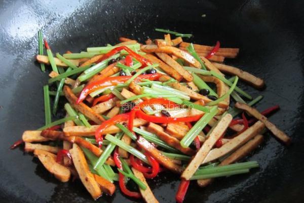 毛芹炒香干的做法图解10
