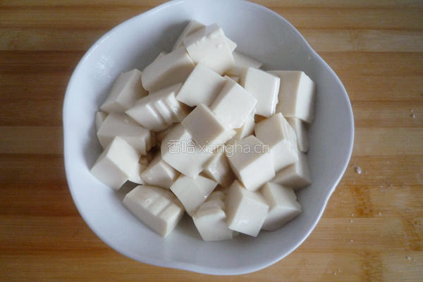 皮蛋豆腐的做法图解4