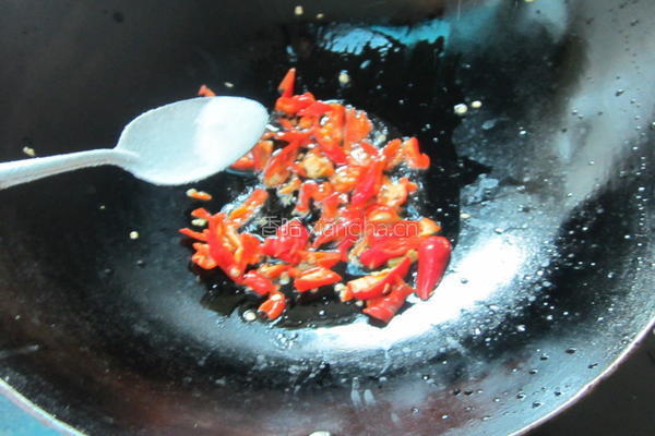 剁椒酸豆角的做法图解3