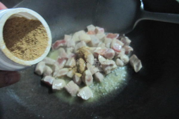 土豆鸡肉蘑菇焖饭的做法图解6
