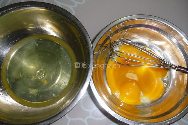新年快乐蛋糕卷的做法图解1