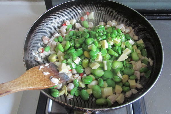 鸡肉豆米笋丁的做法图解7