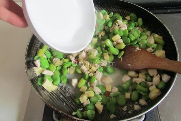 鸡肉豆米笋丁的做法图解8