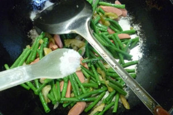 榨菜火腿肠炒带豆的做法图解9