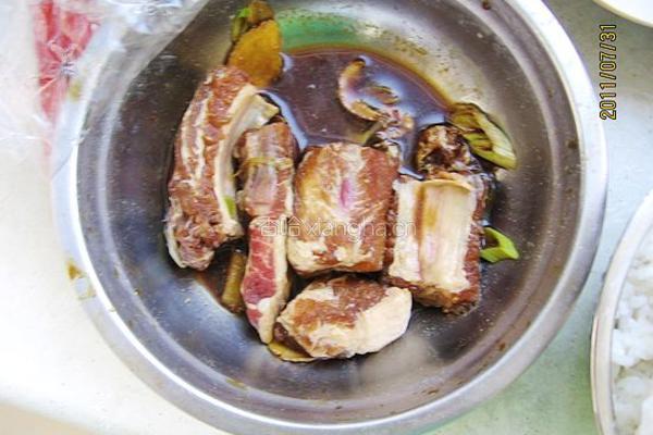 微波竹叶排骨的做法图解1