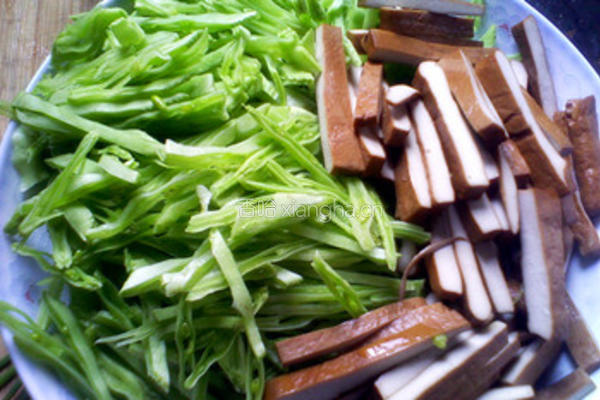 扁豆炒香干的做法图解2