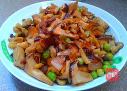 香菇榨菜炒豌豆的做法图解5