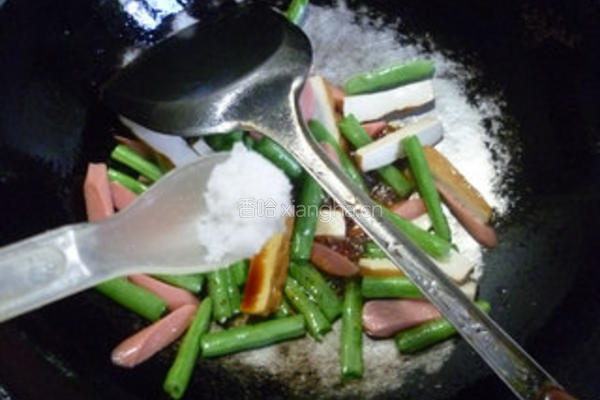火腿肠香干炒梅豆的做法图解10