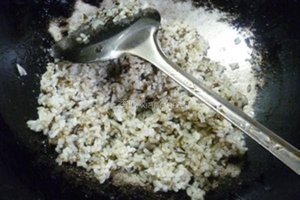 橄榄菜炒饭的做法图解3