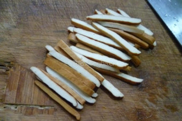芹菜炒香干的做法图解2