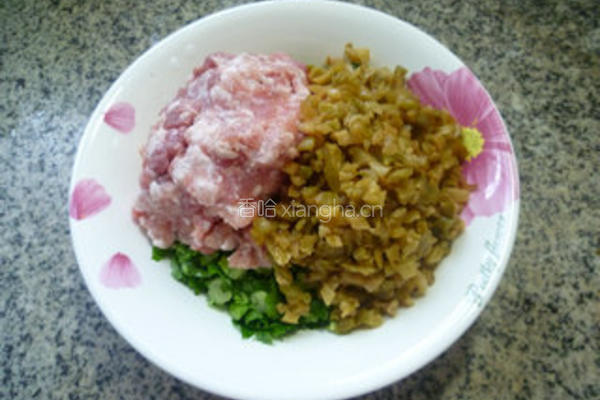 芹菜猪肉馅饺子的做法图解2