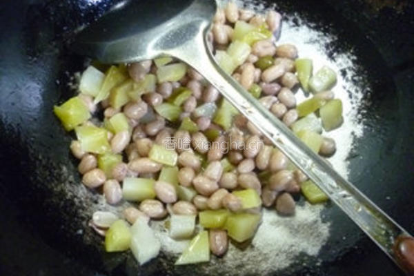 榨菜炒花生米的做法图解12