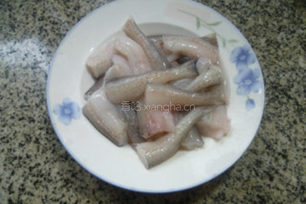 榨菜烧虾潺的做法图解2