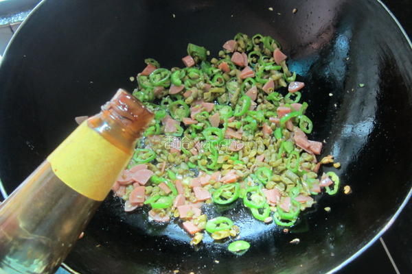 辣炒咸豆角火腿丁的做法图解7