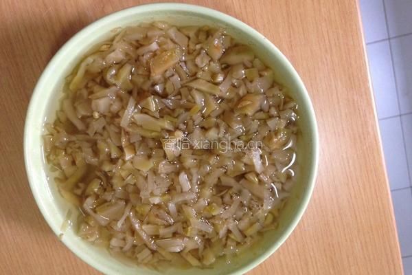 榨菜蒸豆腐的做法图解1