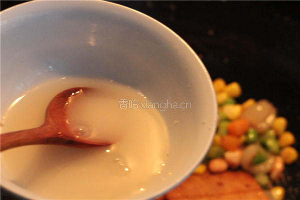 桂圆虾仁玉米粒的做法图解7
