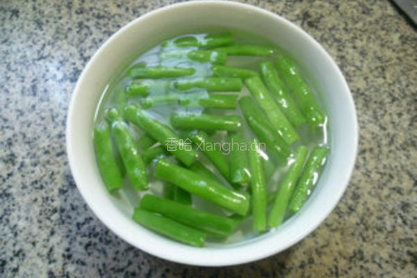 橄榄菜拌梅豆的做法图解4