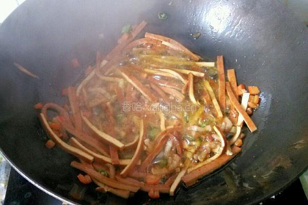 蒜黄炒香干的做法图解7