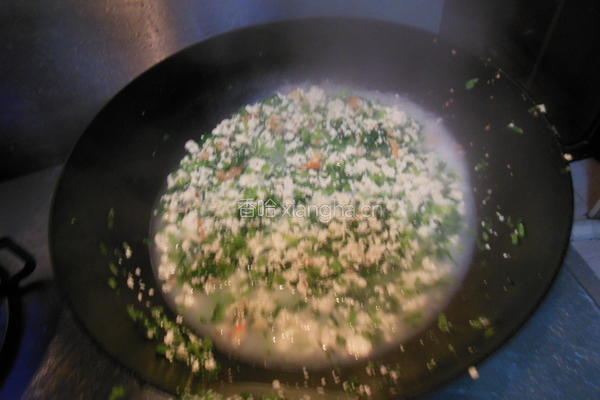 茼蒿虾仁小豆腐的做法图解12