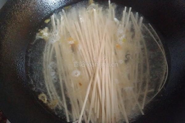 葱油鸡蛋青菜面的做法图解3