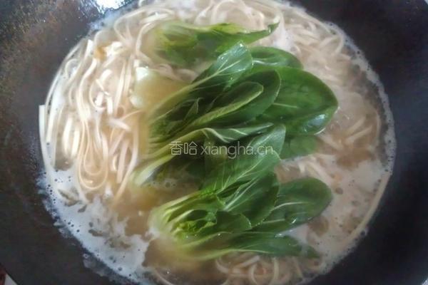 葱油鸡蛋青菜面的做法图解4