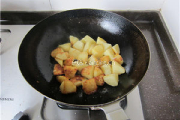 香辣锅巴土豆的做法图解4