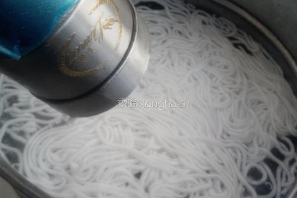 自制天然土豆粉条的做法图解12