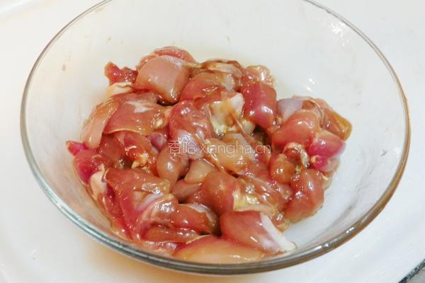 鸡丁冬菇盖浇饭的做法图解1