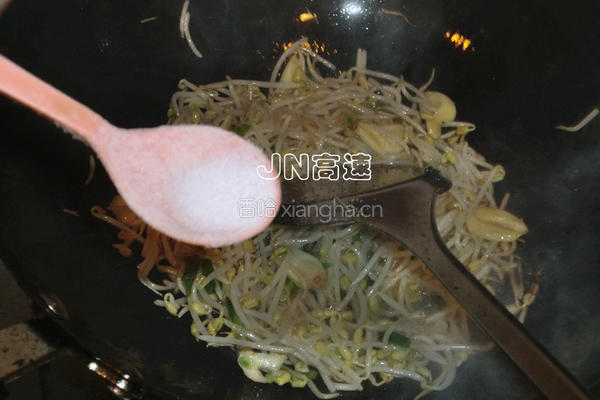 银芽青椒炒香干的做法图解9