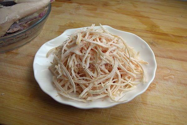 怪味鸡丝的做法图解1
