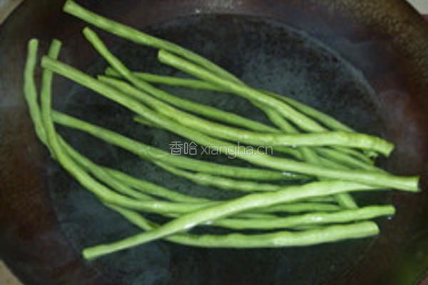 猪肉豆角馅饼的做法图解2