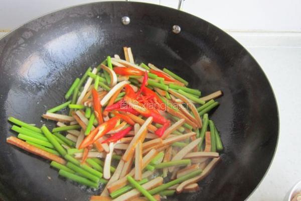 香干蒜薹炒肉丝的做法图解10