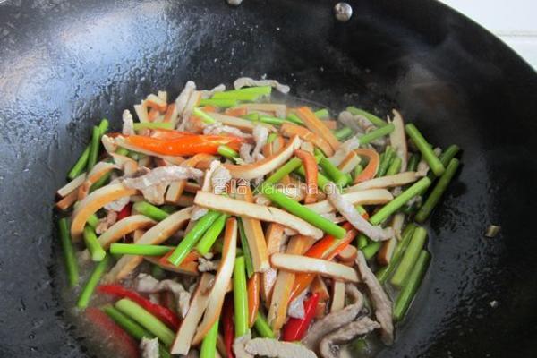 香干蒜薹炒肉丝的做法图解13