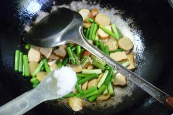 香干蒜薹炒鱼丸的做法图解11