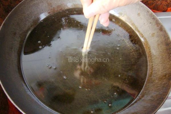 炸鲮鱼的做法图解3