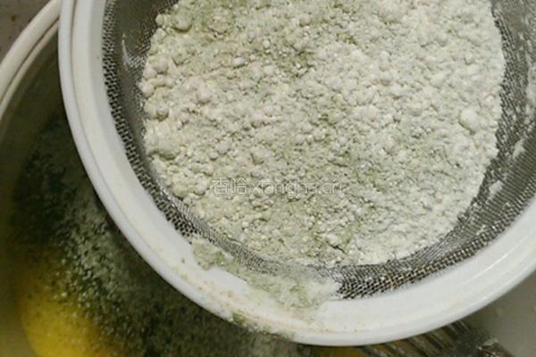 抹茶红豆杯蛋糕的做法图解2