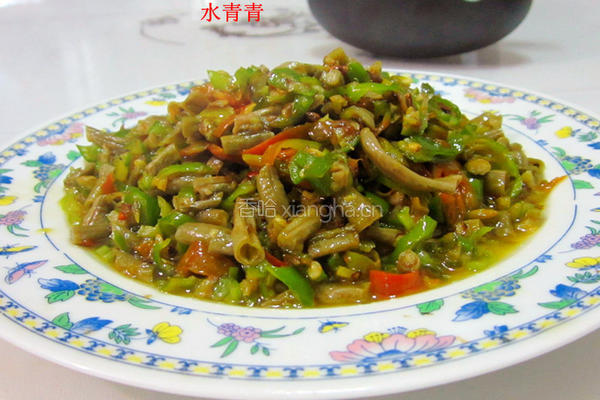 辣椒丁炒咸豆角的做法图解7