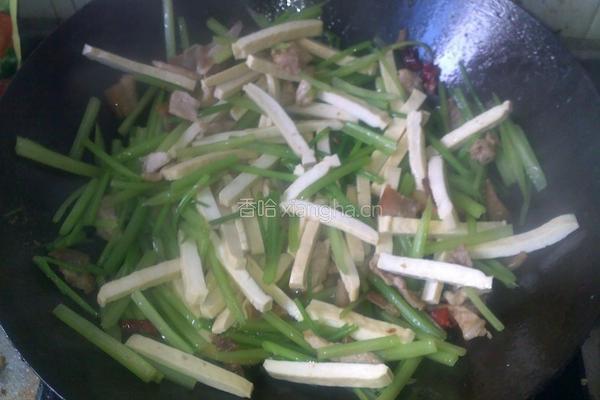 芹菜肉丝香干的做法图解6