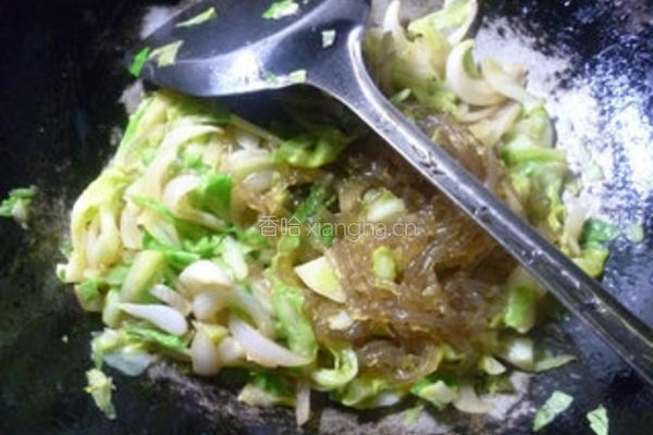 洋葱牛心菜炒粉条的做法图解11