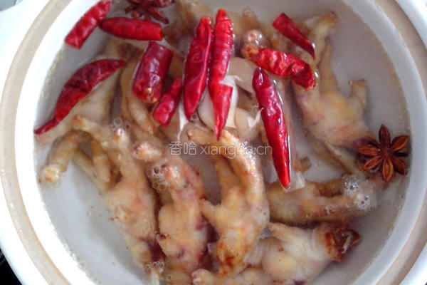 冬菇煲凤爪的做法图解5