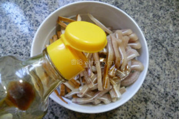 蒜薹香干拌猪耳朵的做法图解10