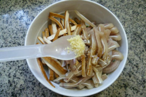 蒜薹香干拌猪耳朵的做法图解12