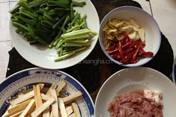 韭菜香干炒肉的做法图解1