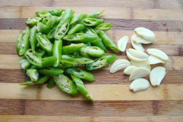 青椒炒牛肝菌的做法图解3