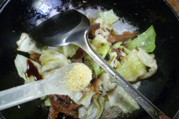 豆豉鲮鱼炒包心菜的做法图解8