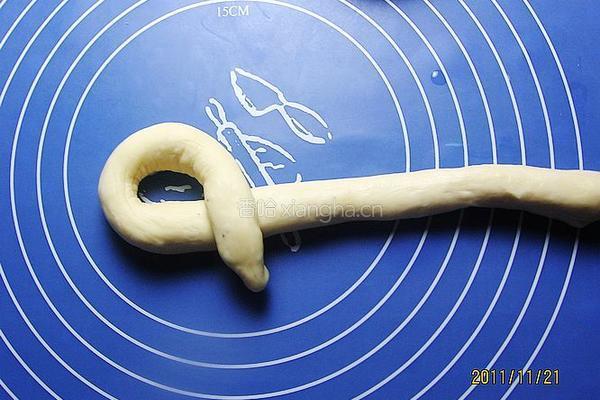 奶酥花环面包的做法图解5
