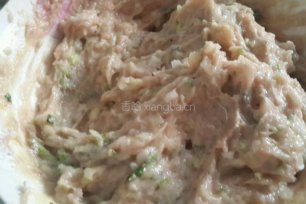 猪肉香菜虾丸汤的做法图解6