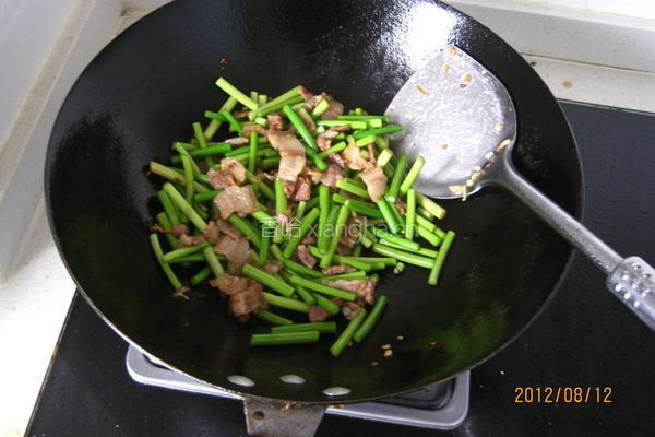 五花肉炒香干的做法图解3