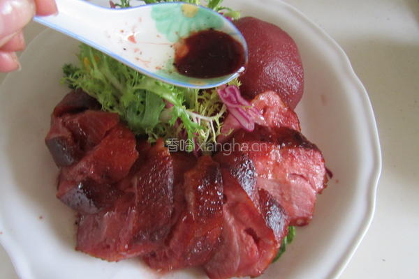 烟熏鸭脯肉红酒梨的做法图解12